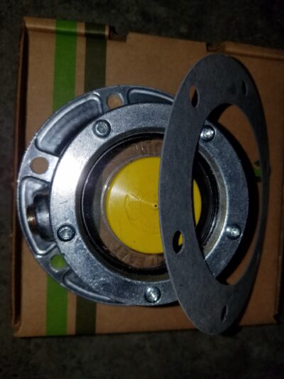 S-B358 - HUB CAP W/ GASKET